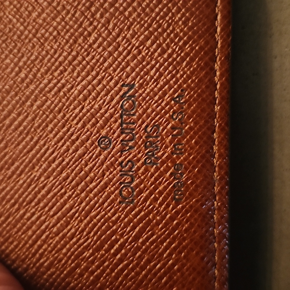 Louis Vuitton Kisslock Wallet - Picture 8 of 10